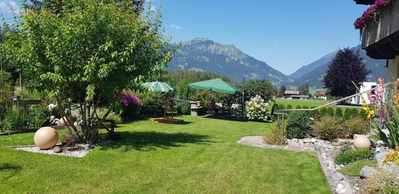 Gaestehaus Schoeneweiss Ehrwald Exteriör bild