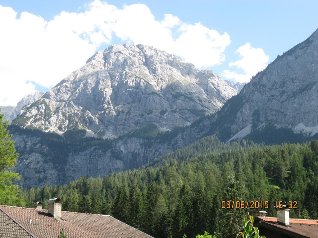 Gaestehaus Schoeneweiss Ehrwald Exteriör bild