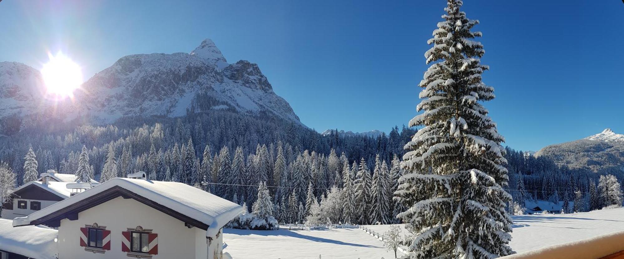 Gaestehaus Schoeneweiss Ehrwald Exteriör bild