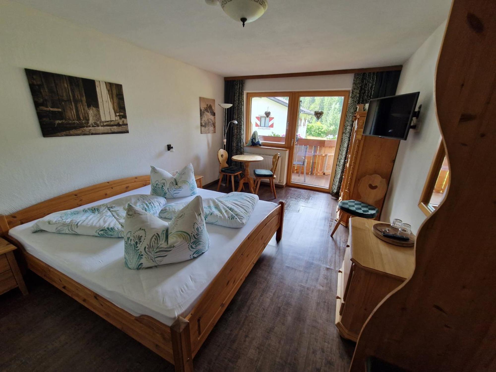 Gaestehaus Schoeneweiss Ehrwald Exteriör bild