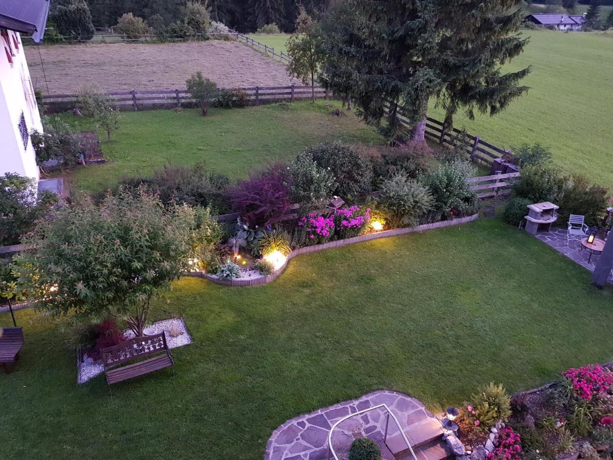 Gaestehaus Schoeneweiss Ehrwald Exteriör bild