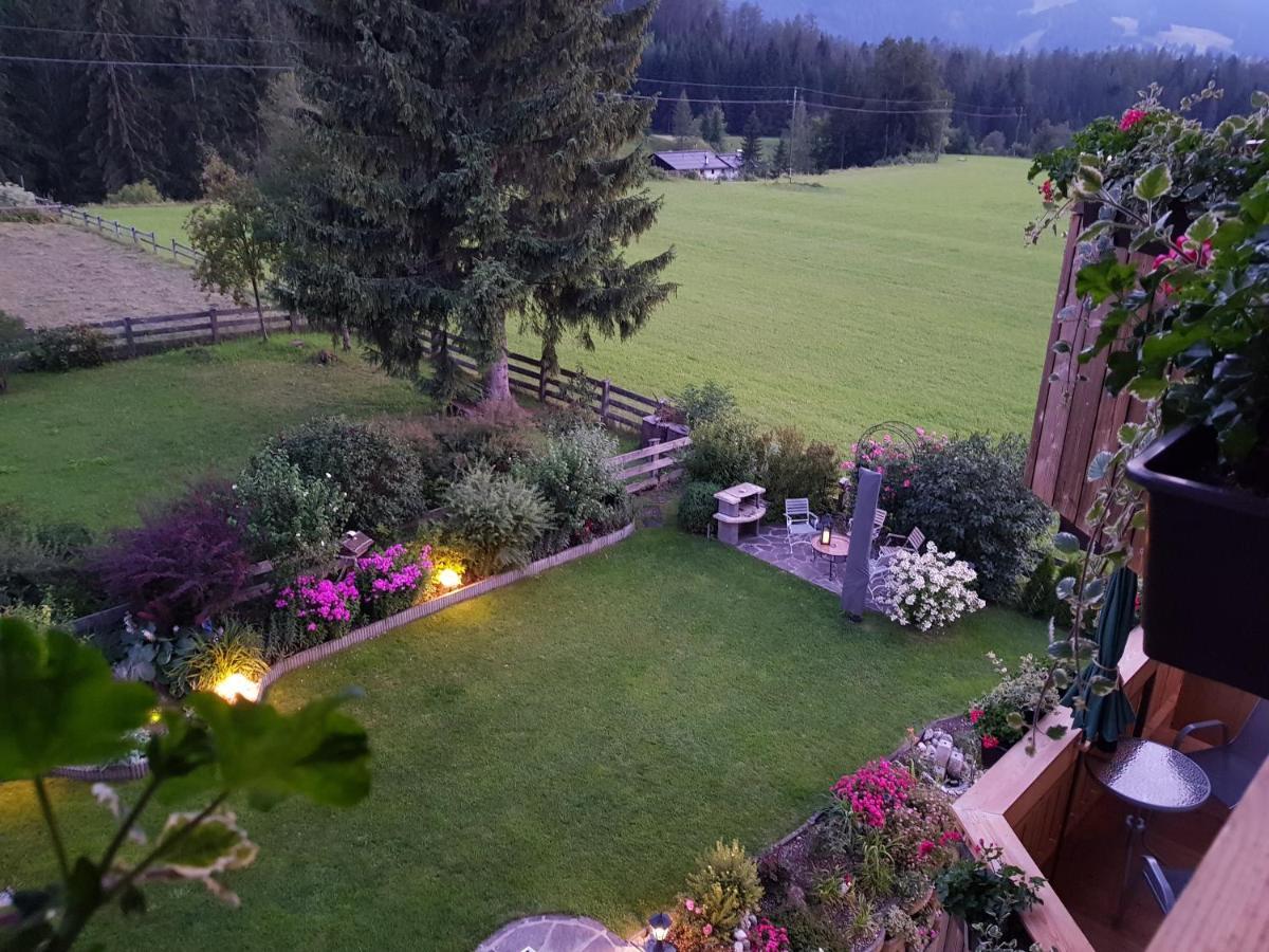 Gaestehaus Schoeneweiss Ehrwald Exteriör bild